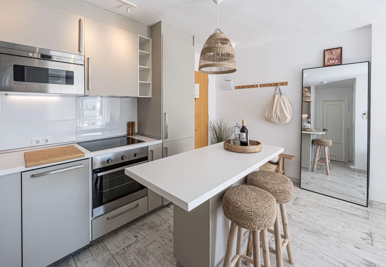 Barra de cocina estilo americano en Acapulco Playa 302.