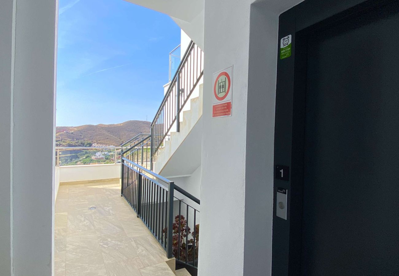 Apartamento en Nerja - Balcon del Mar Seaview 114 | Apartamento con Terraza y Vistas al Mar en Nerja