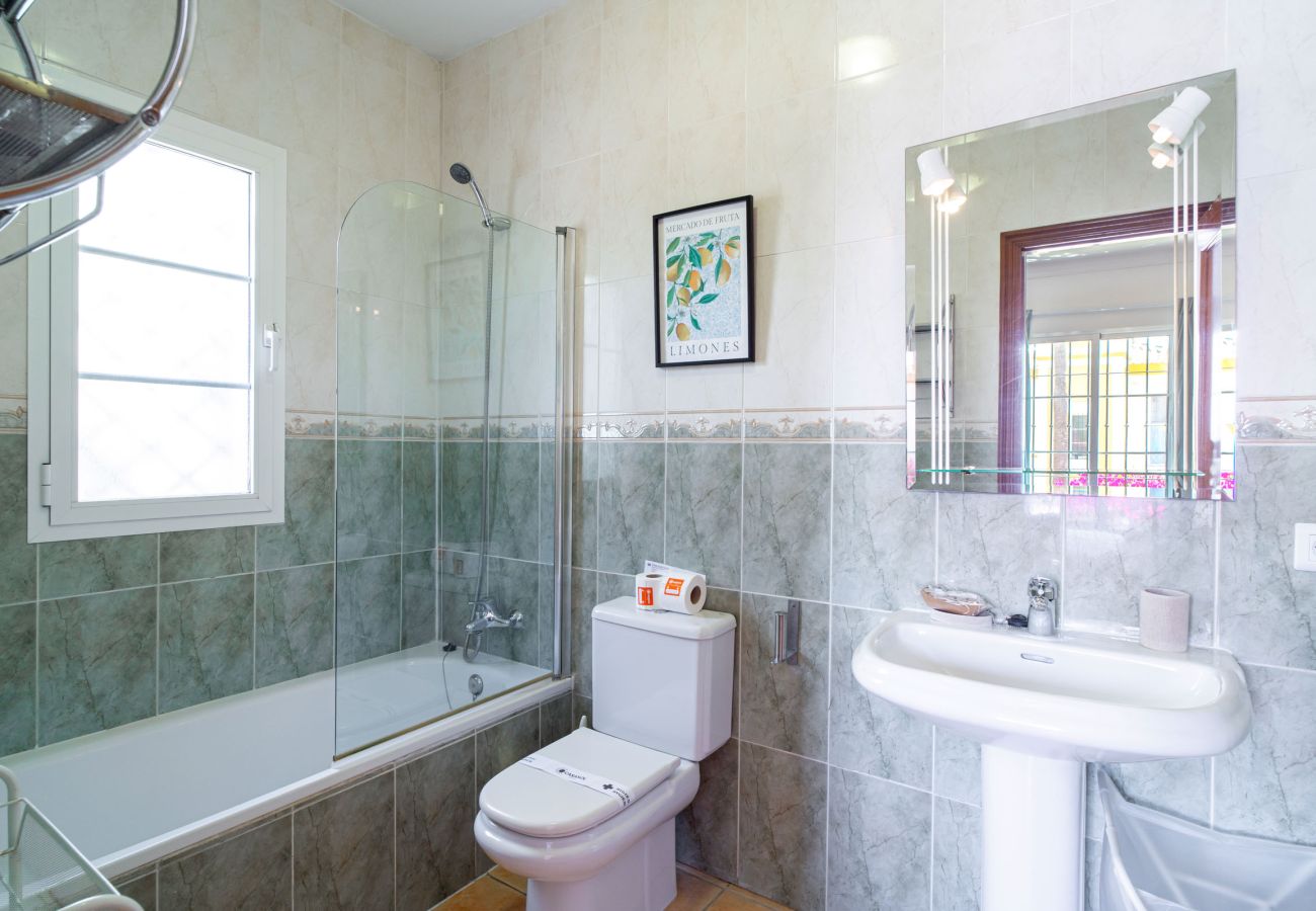 Villa en Torrox Costa - Villa Calidum: Villa con Piscina Privada en Nerja
