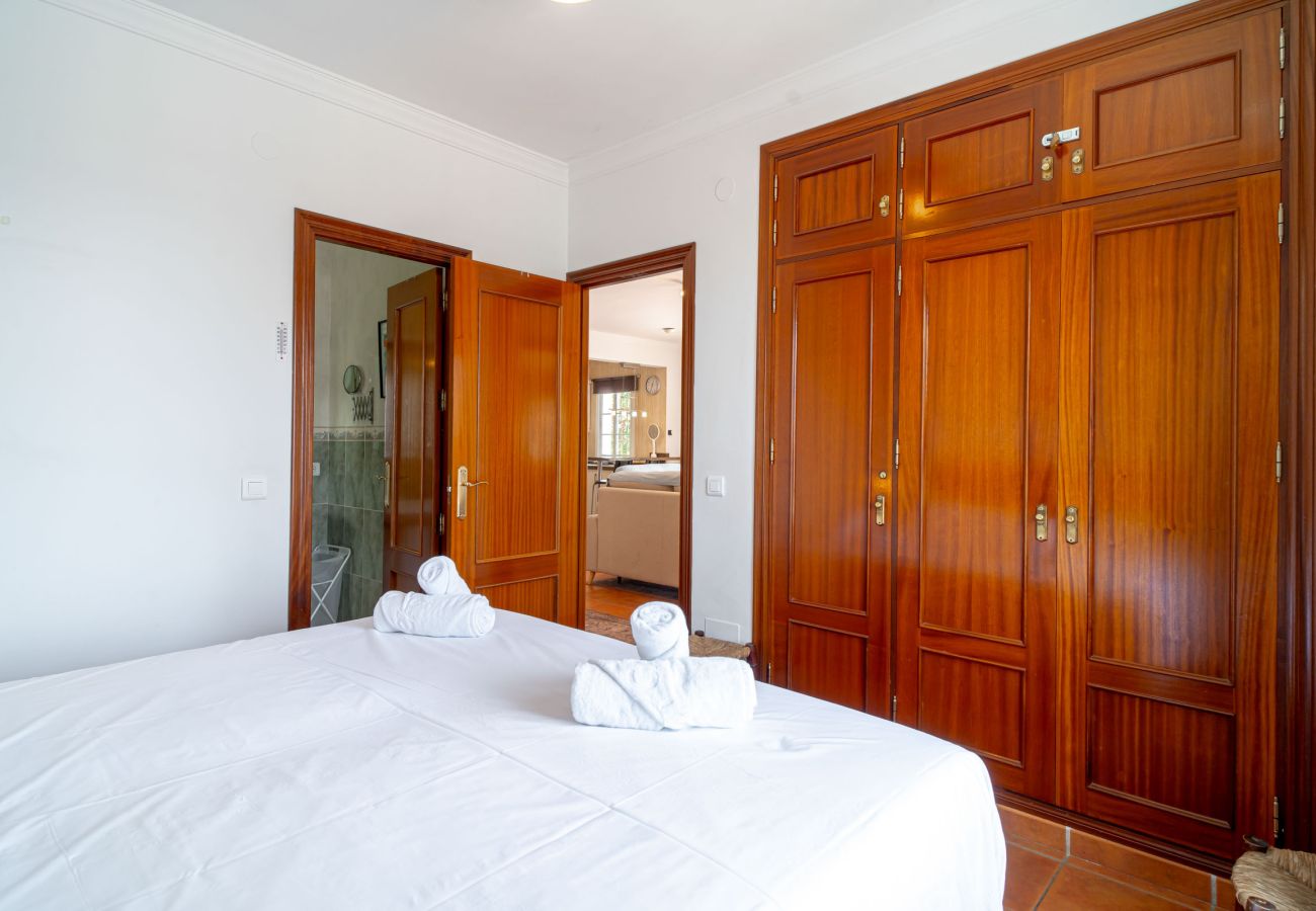 Villa en Torrox Costa - Villa Calidum: Villa con Piscina Privada en Nerja