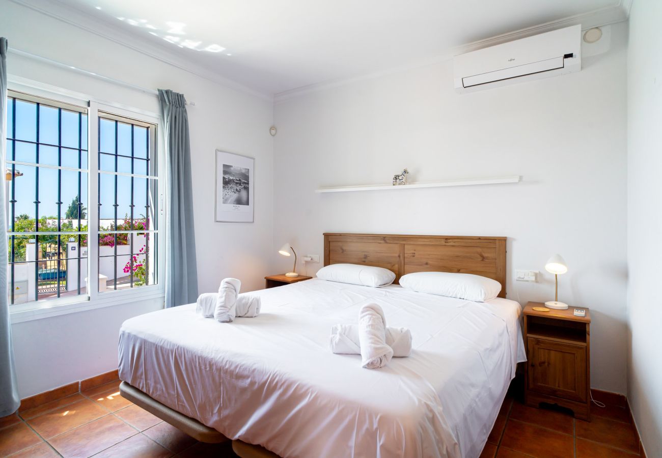 Villa en Torrox Costa - Villa Calidum: Villa con Piscina Privada en Nerja