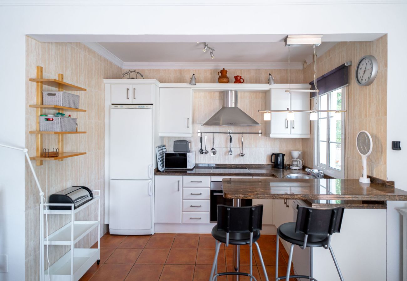 Villa en Torrox Costa - Villa Calidum: Villa con Piscina Privada en Nerja