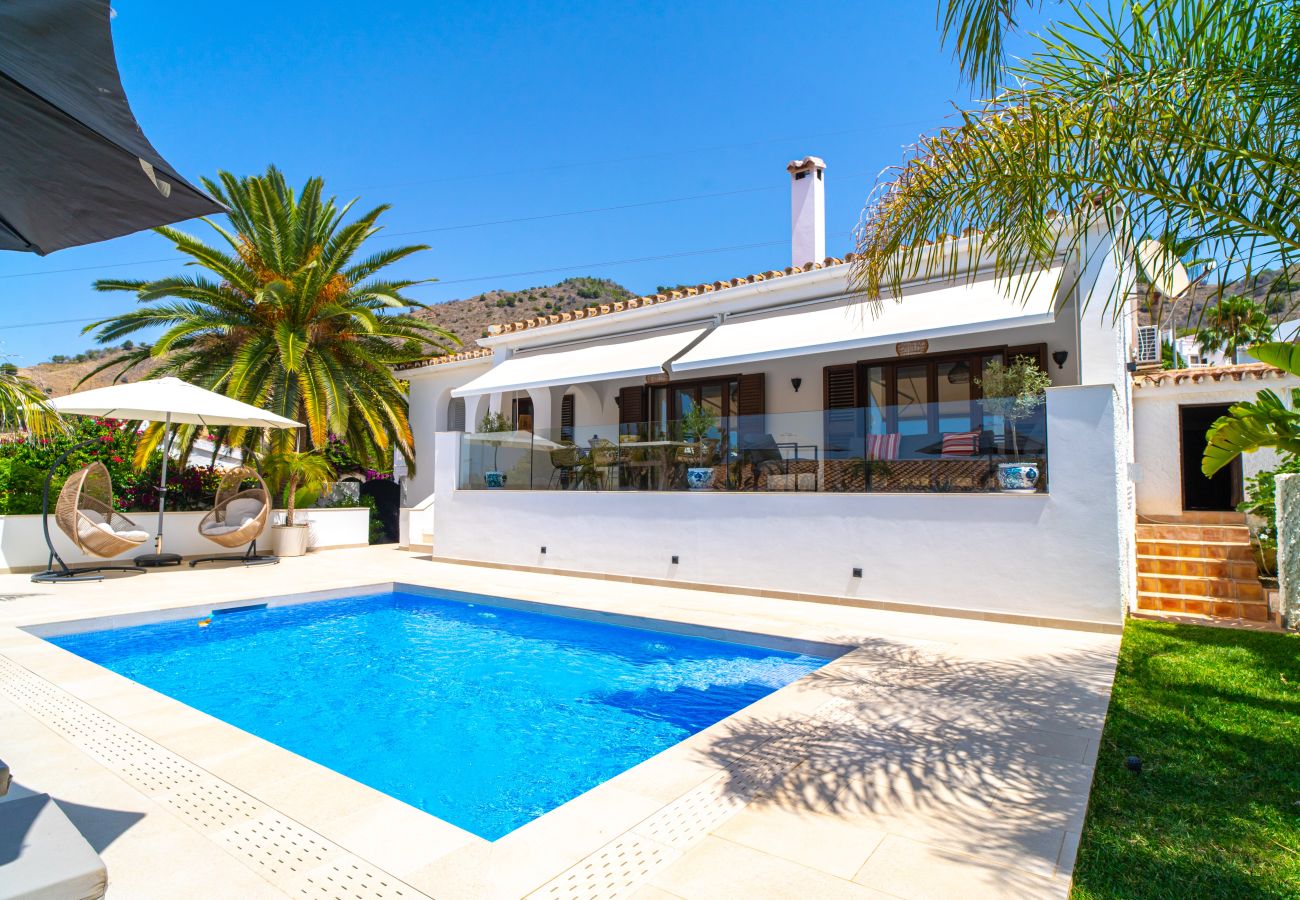 Villa en Nerja - Villa Grand Pool Terrace by Casasol