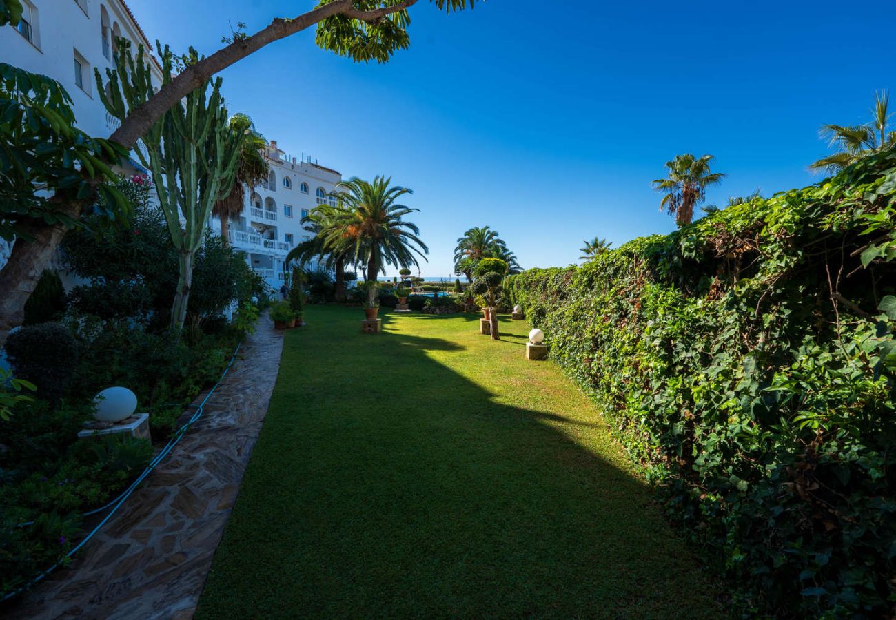Apartamento en Nerja - Stella Maris Nerja Beachfront Apartment, Sea View 