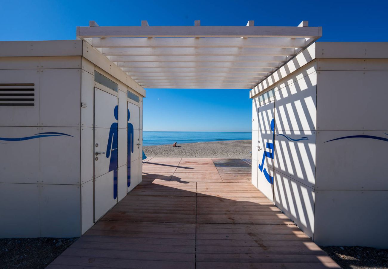 Apartamento en Nerja - Stella Maris Nerja Beachfront Apartment, Sea View 