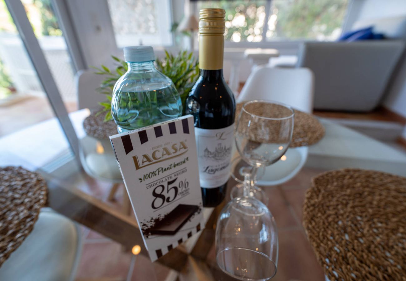 Apartamento en Nerja - Stella Maris Nerja Beachfront Apartment, Sea View 