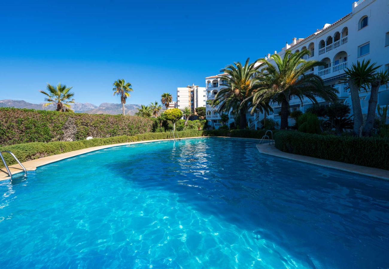 Apartamento en Nerja - Stella Maris Nerja Beachfront Apartment, Sea View 