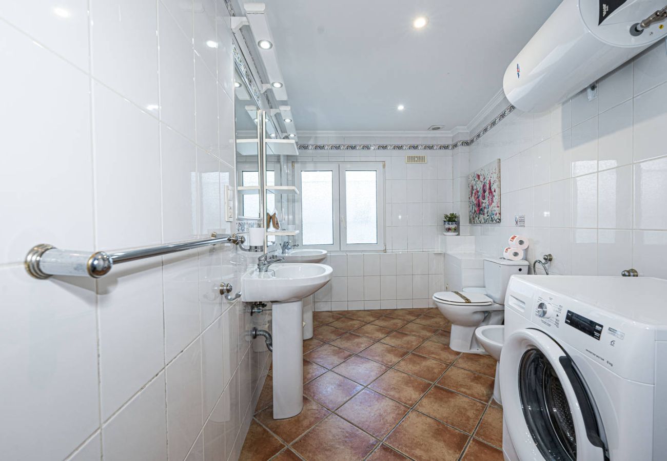 Apartamento en Nerja - Stella Maris Nerja Beachfront Apartment, Sea View 