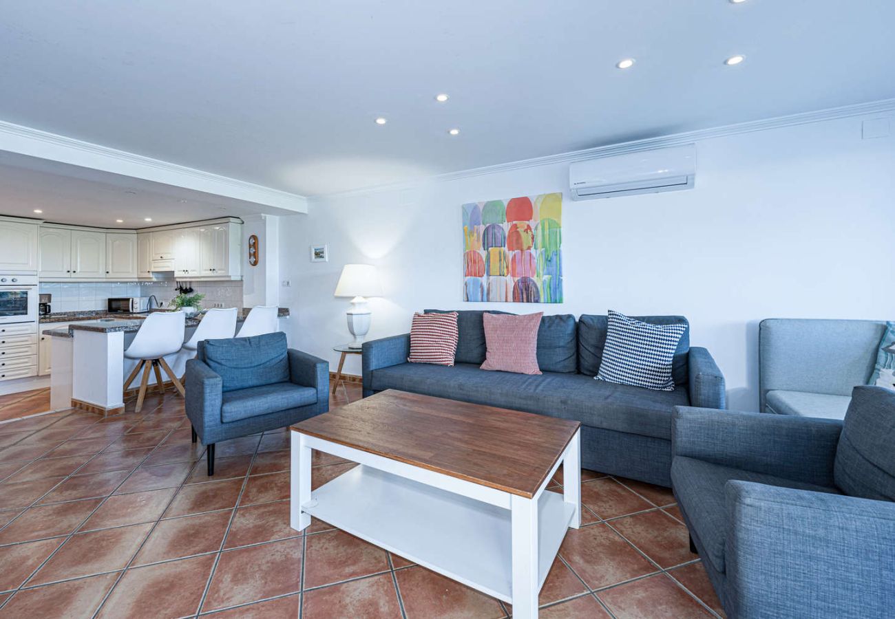 Apartamento en Nerja - Stella Maris Nerja Beachfront Apartment, Sea View 