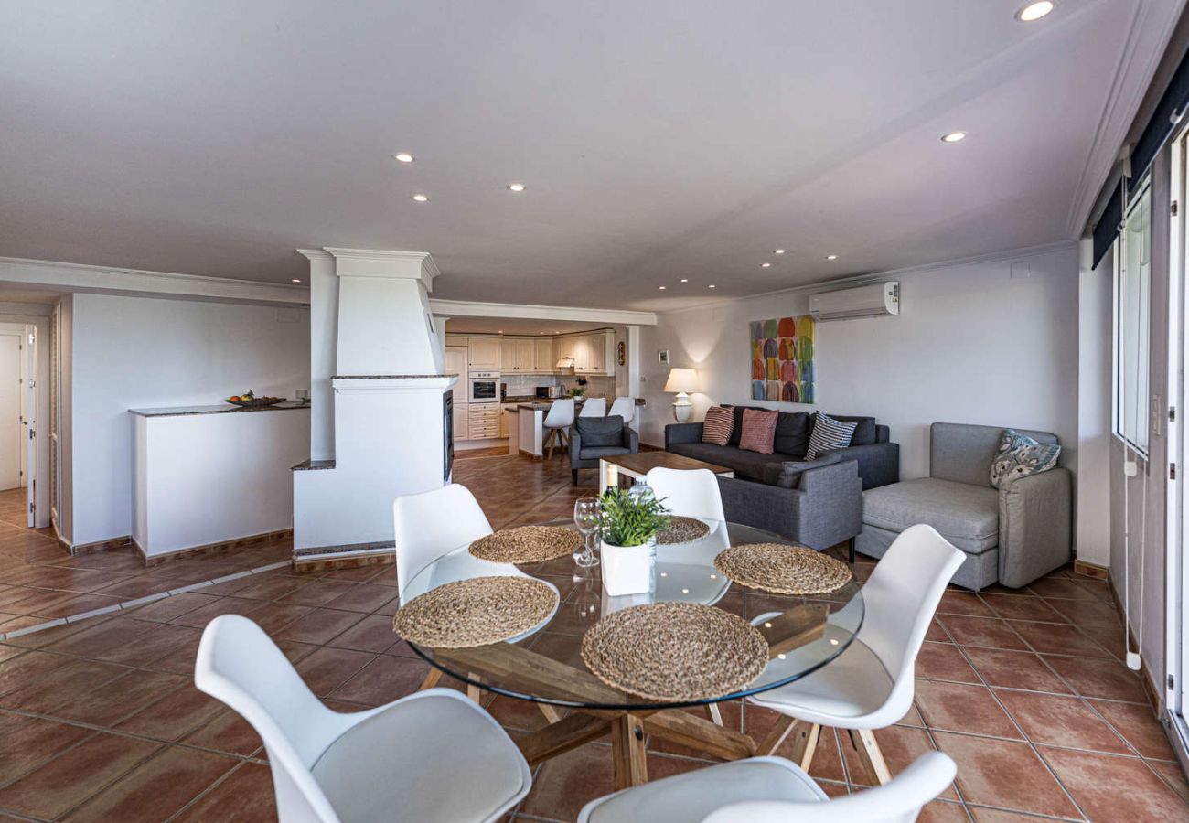 Apartamento en Nerja - Stella Maris Nerja Beachfront Apartment, Sea View 