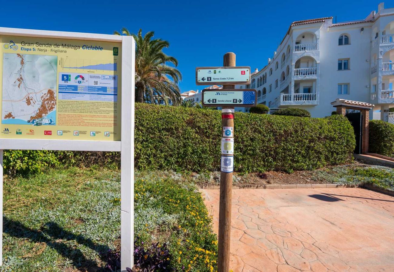 Apartamento en Nerja - Stella Maris Nerja Beachfront Apartment, Sea View 