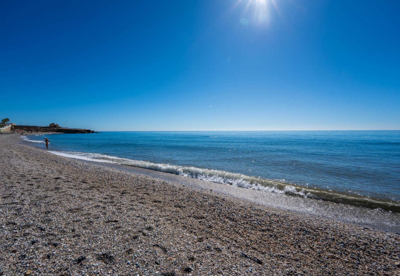 Apartamento en Nerja - Stella Maris Nerja Beachfront Apartment, Sea View 