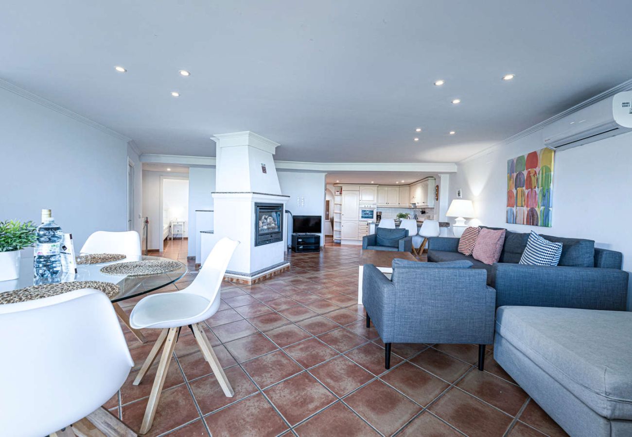 Apartamento en Nerja - Stella Maris Nerja Beachfront Apartment, Sea View 