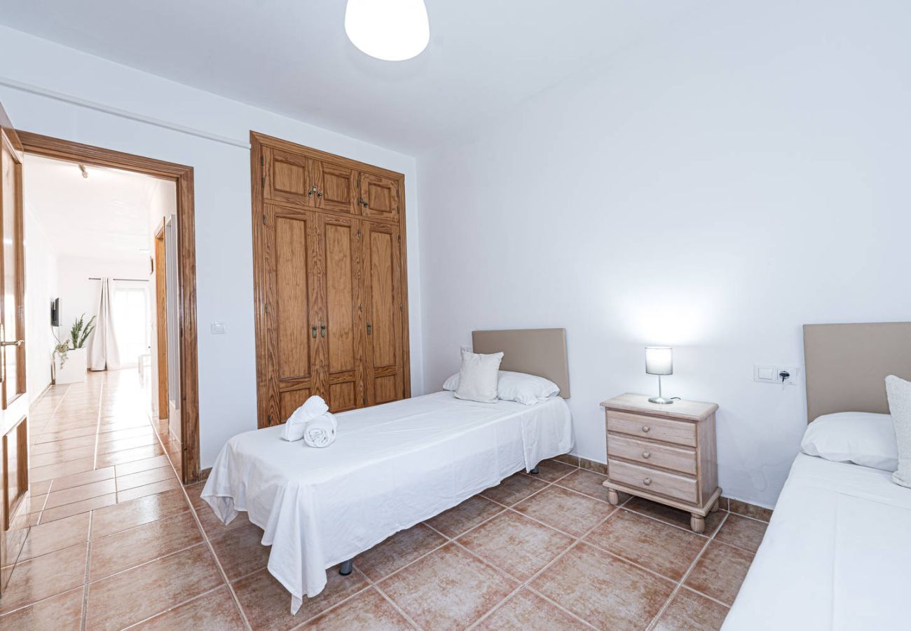 Apartamento en Nerja - Torrecilla Urban Beach Nerja: Apartamento con Piscina en la Azotea