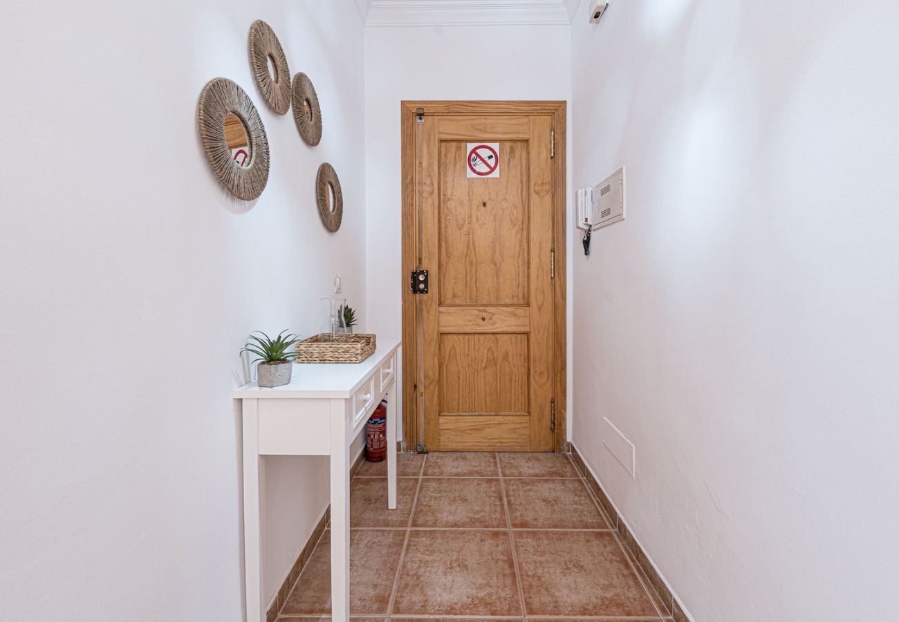 Apartamento en Nerja - Torrecilla Urban Beach Nerja: Apartamento con Piscina en la Azotea