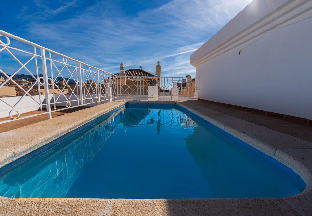 Apartamento en Nerja - Torrecilla Urban Beach Nerja: Apartamento con Piscina en la Azotea