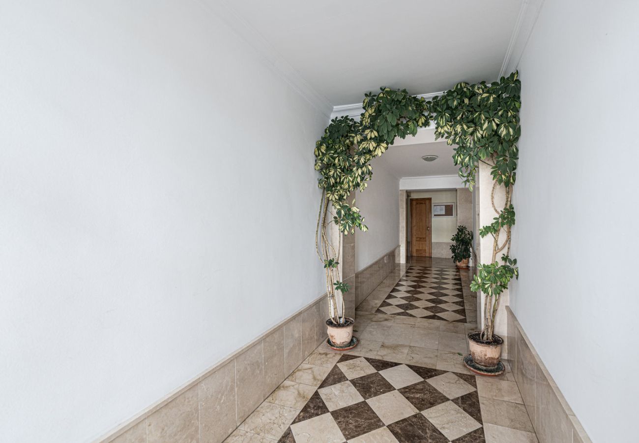 Apartamento en Nerja - Torrecilla Urban Beach Nerja: Apartamento con Piscina en la Azotea