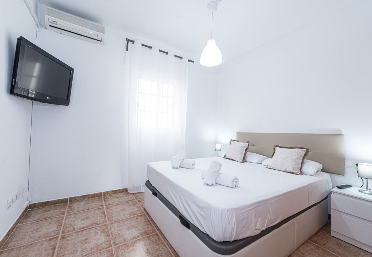 Apartamento en Nerja - Torrecilla Urban Beach Nerja: Apartamento con Piscina en la Azotea