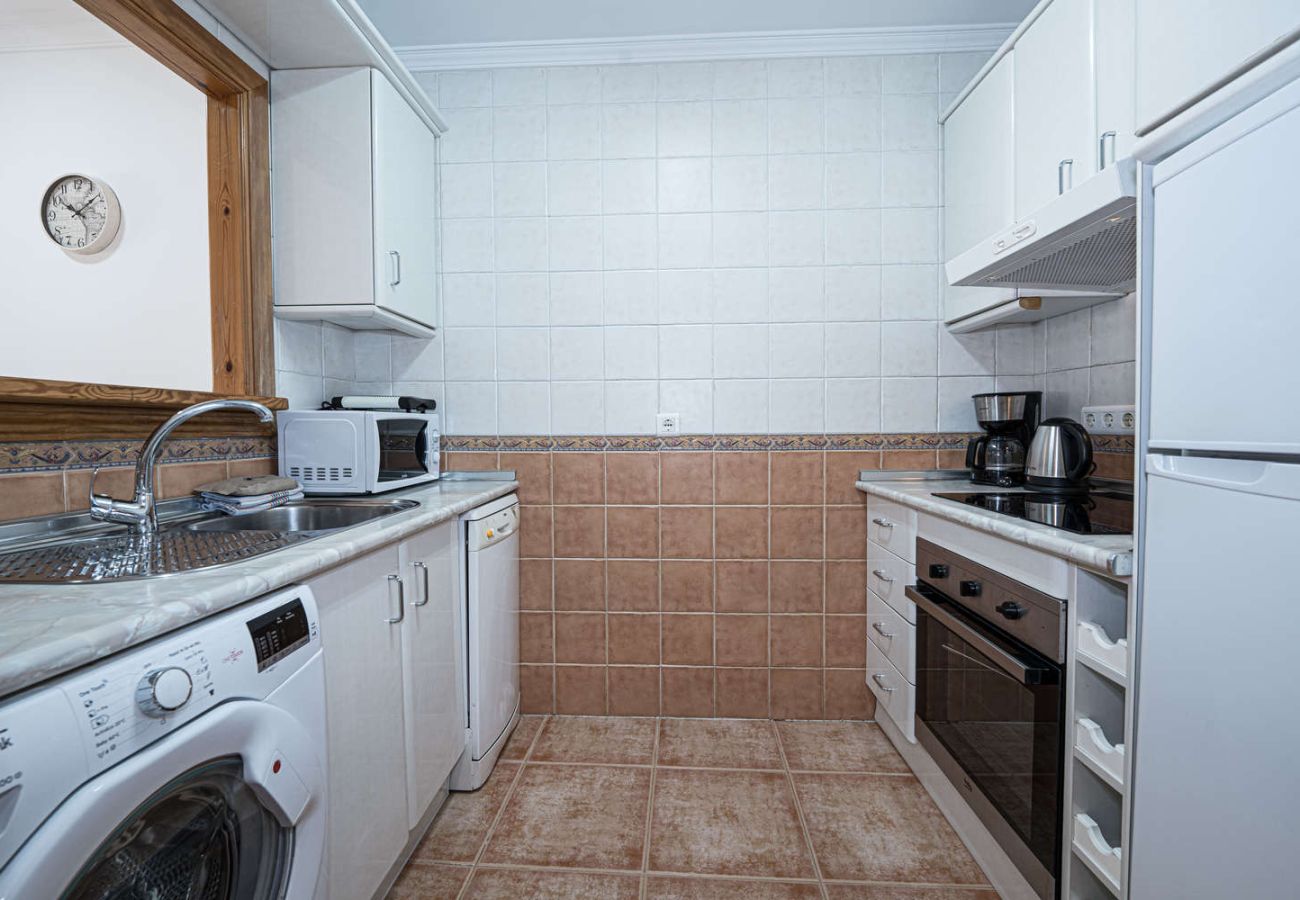 Apartamento en Nerja - Torrecilla Urban Beach Nerja: Apartamento con Piscina en la Azotea