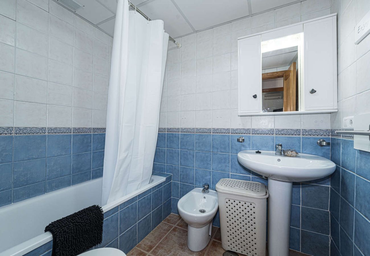 Apartamento en Nerja - Torrecilla Urban Beach Nerja: Apartamento con Piscina en la Azotea