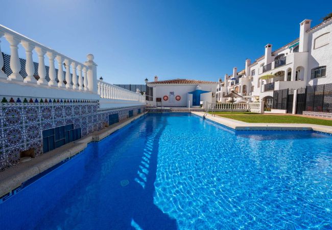 Apartamento en Nerja - Casa Lena Verano Azul Nerja: Dúplex Familiar con Vistas