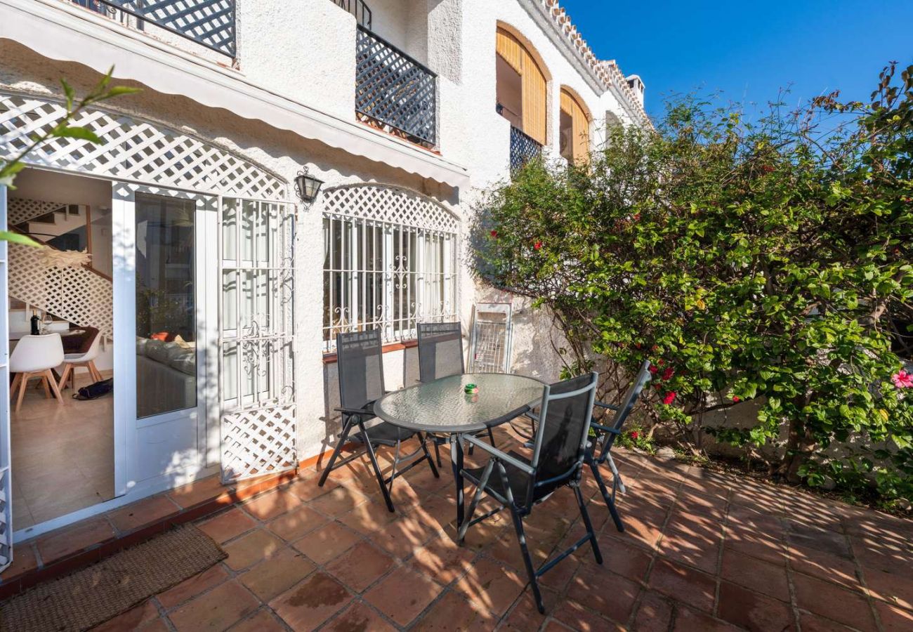 Apartamento en Nerja - Casa Lena Verano Azul Nerja: Dúplex Familiar con Vistas