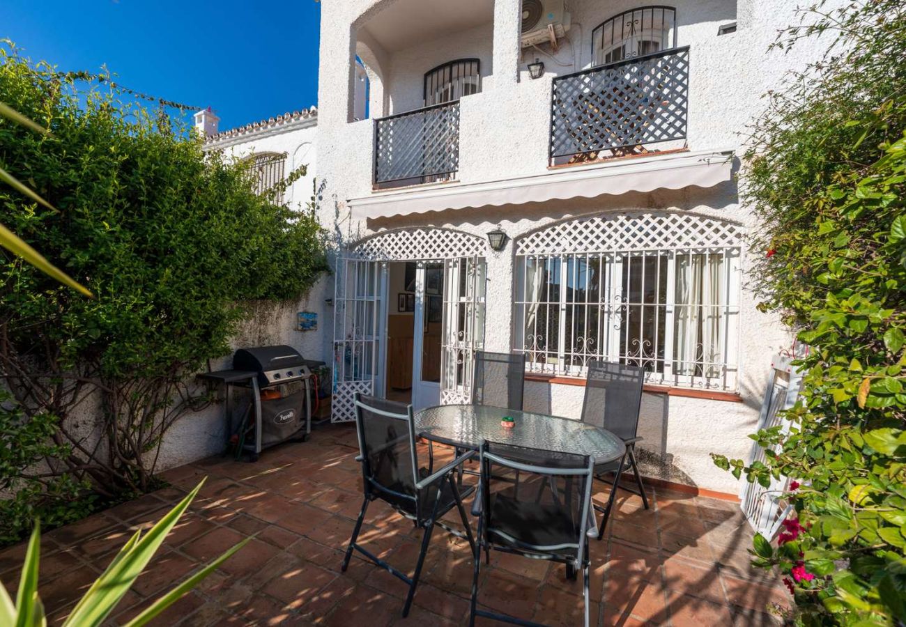 Apartamento en Nerja - Casa Lena Verano Azul Nerja: Dúplex Familiar con Vistas