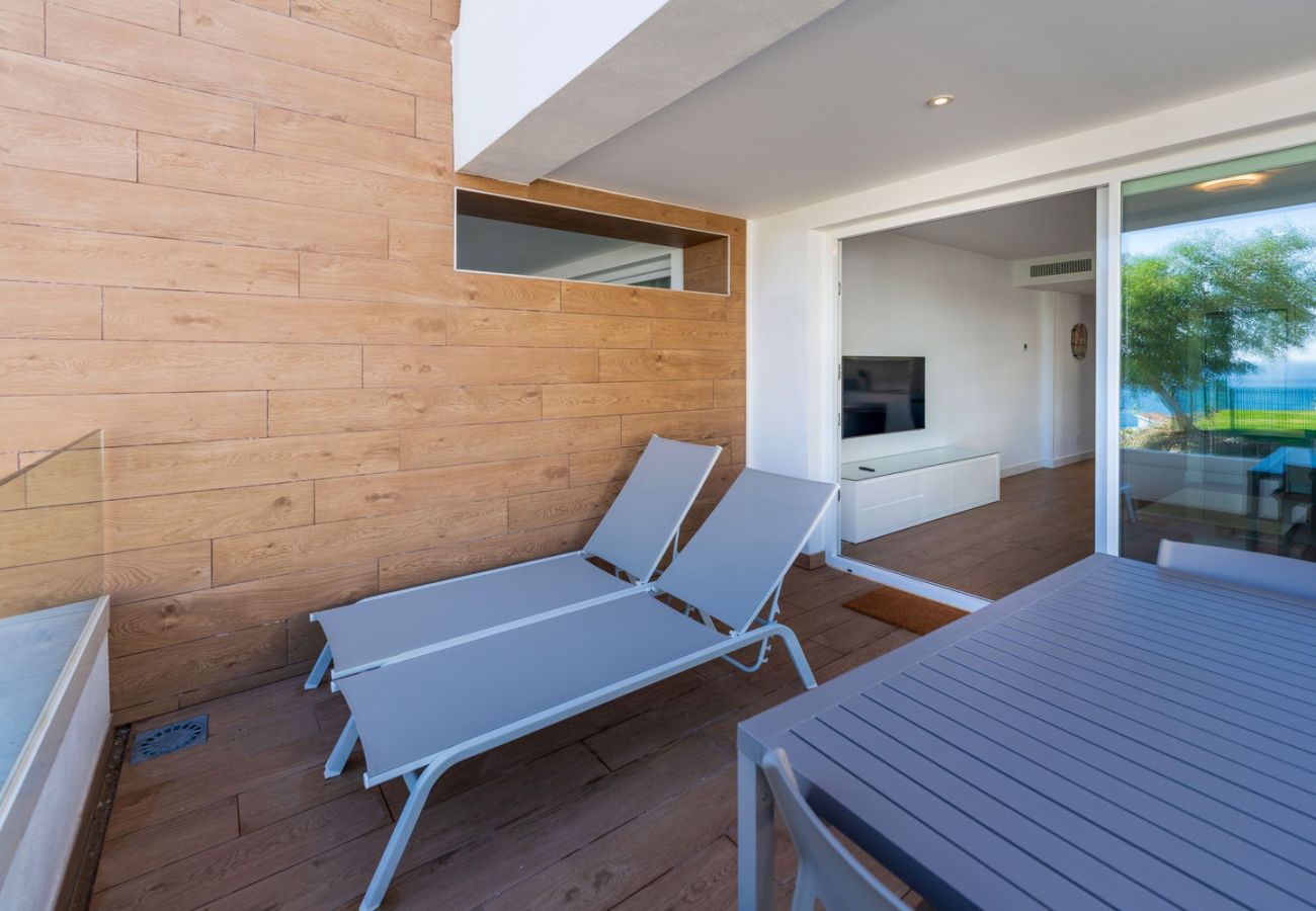 Apartamento en Torrox Costa - Isea Calaceite 1111: Apartamento de Lujo con Vistas al Mar y Piscina