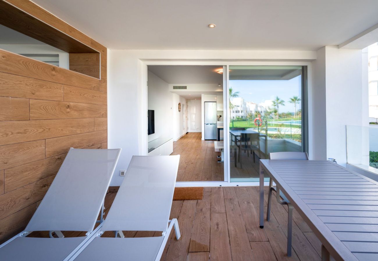 Apartamento en Torrox Costa - Isea Calaceite 1111: Apartamento de Lujo con Vistas al Mar y Piscina