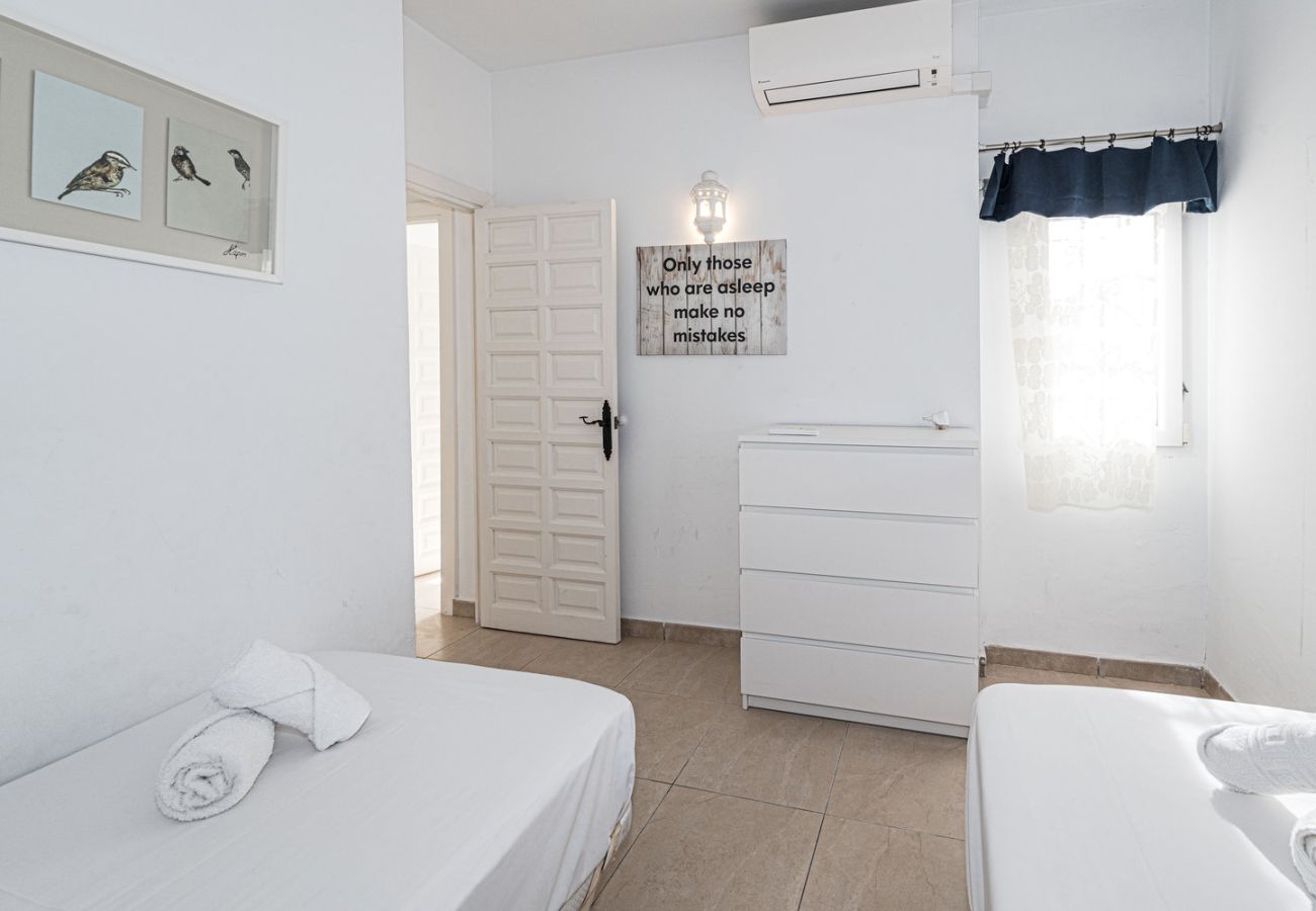 Apartamento en Nerja - Casa Tranquila: Apartamento con vistas al mar en San Juan de Capistrano, Nerja