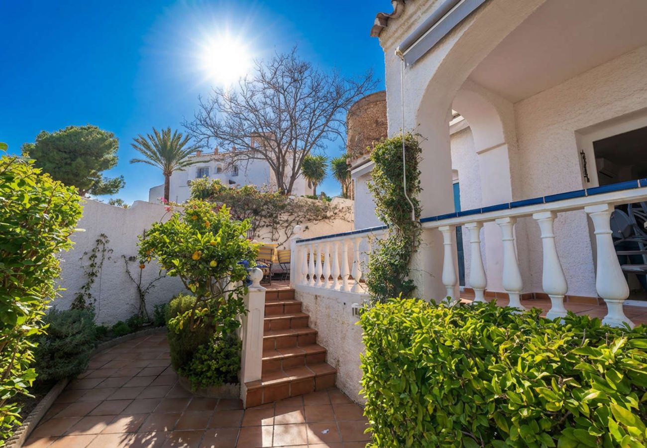Apartamento en Nerja - Casa Tranquila: Apartamento con vistas al mar en San Juan de Capistrano, Nerja
