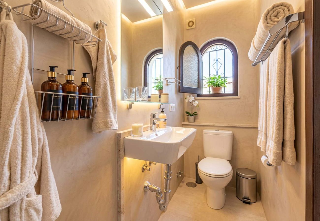 Casa adosada en Nerja - Casa Lavanda – Casa de vacaciones en Nerja con vistas al mar y piscina