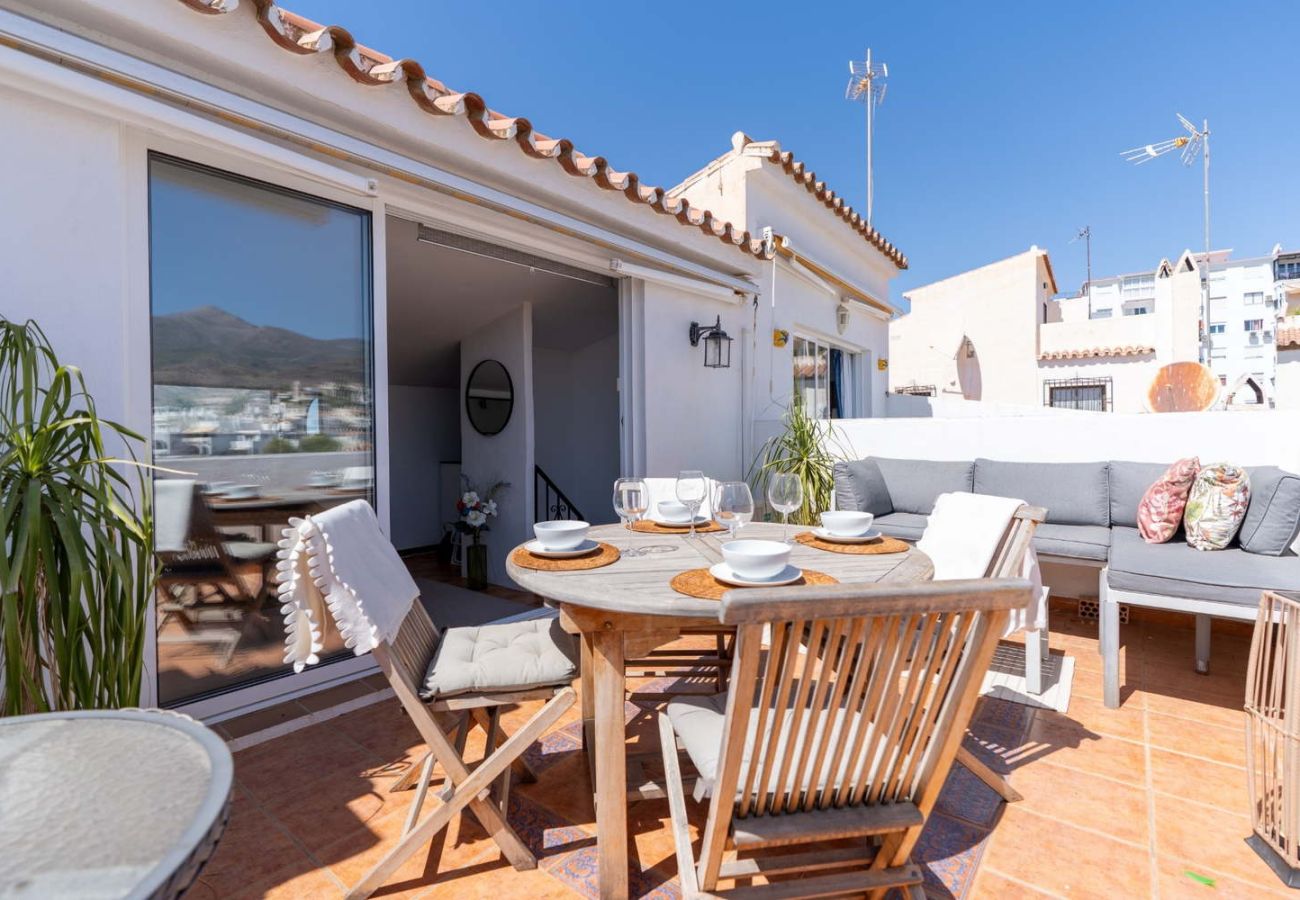 Casa adosada en Nerja - Casa Lavanda – Casa de vacaciones en Nerja con vistas al mar y piscina
