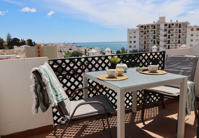 Apartamento en Nerja - Apartamento Casa Monica en Verano Azul: Vistas al Mar y Solárium en Nerja