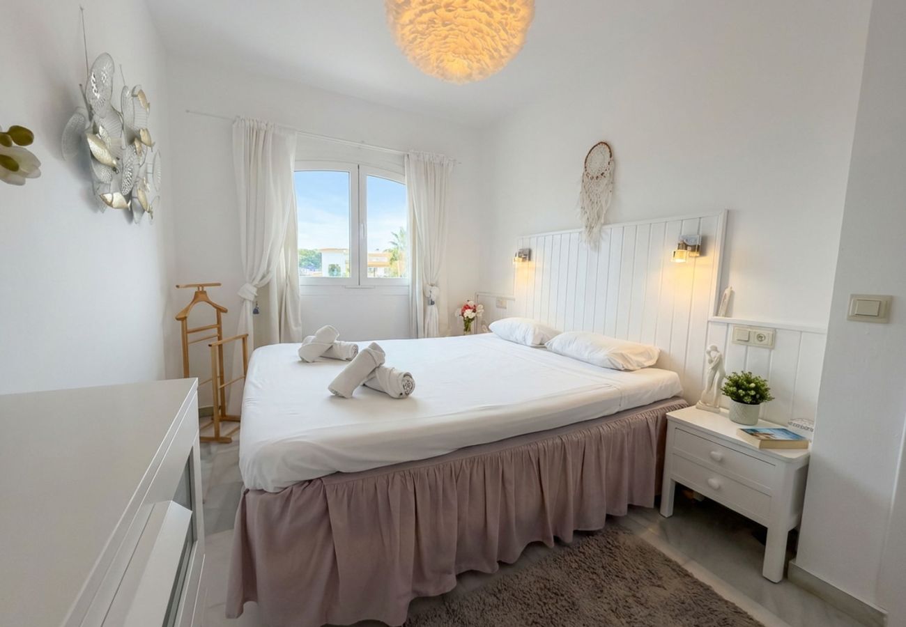 Apartamento en Nerja - Apartamento Casa Monica en Verano Azul: Vistas al Mar y Solárium en Nerja