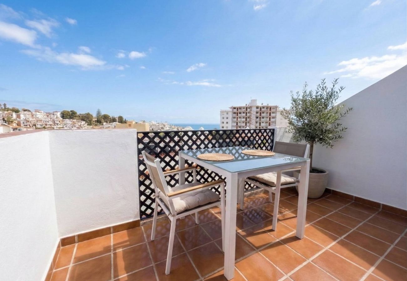 Apartamento en Nerja - Apartamento Casa Monica en Verano Azul: Vistas al Mar y Solárium en Nerja