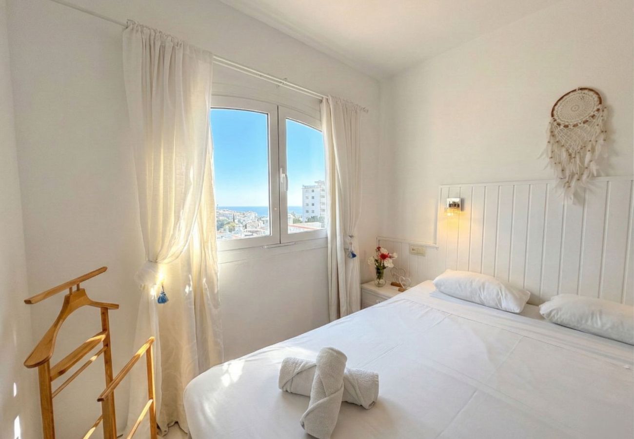 Apartamento en Nerja - Apartamento Casa Monica en Verano Azul: Vistas al Mar y Solárium en Nerja