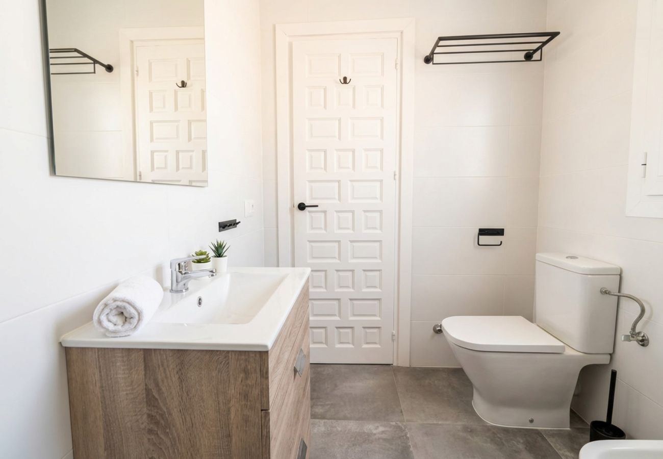 Apartamento en Nerja - Apartamento Casa Monica en Verano Azul: Vistas al Mar y Solárium en Nerja