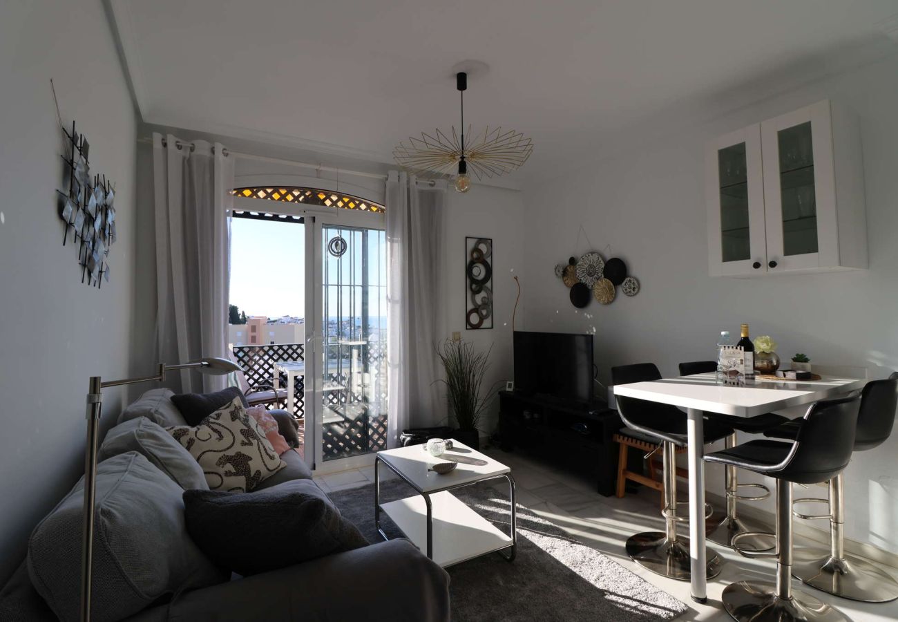 Apartamento en Nerja - Apartamento Casa Monica en Verano Azul: Vistas al Mar y Solárium en Nerja