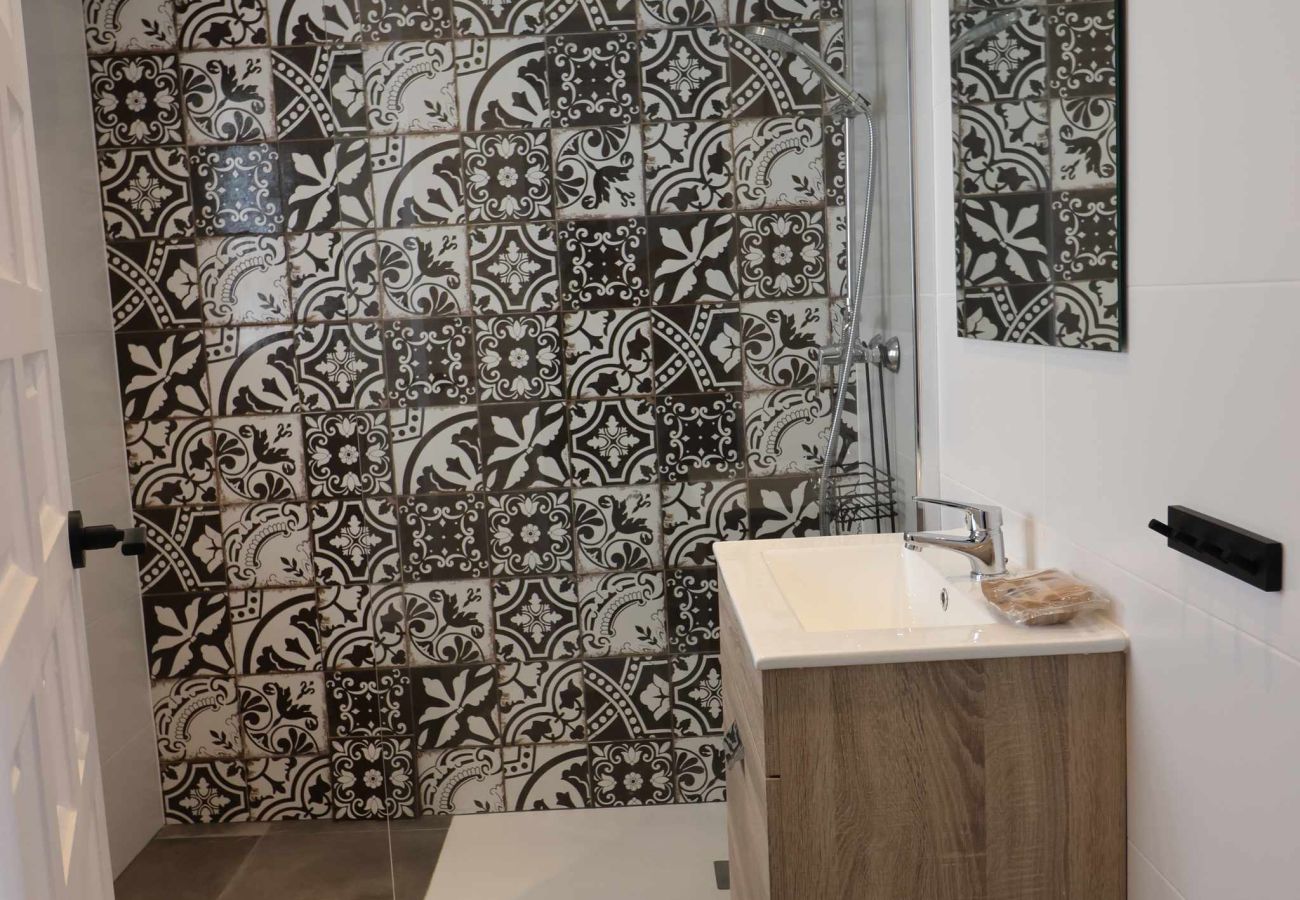 Apartamento en Nerja - Apartamento Casa Monica en Verano Azul: Vistas al Mar y Solárium en Nerja