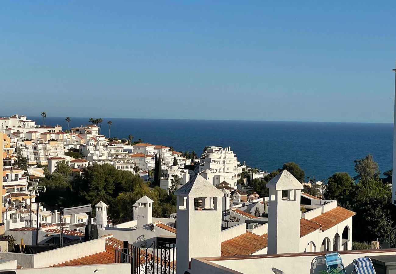 Apartamento en Nerja - Apartamento Casa Monica en Verano Azul: Vistas al Mar y Solárium en Nerja