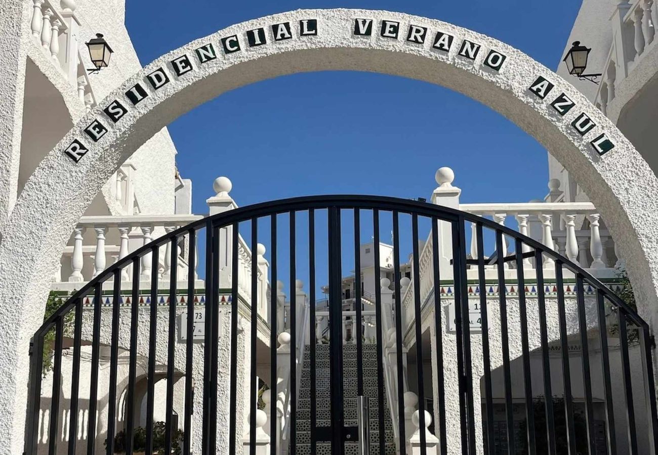 Apartamento en Nerja - Apartamento Casa Monica en Verano Azul: Vistas al Mar y Solárium en Nerja