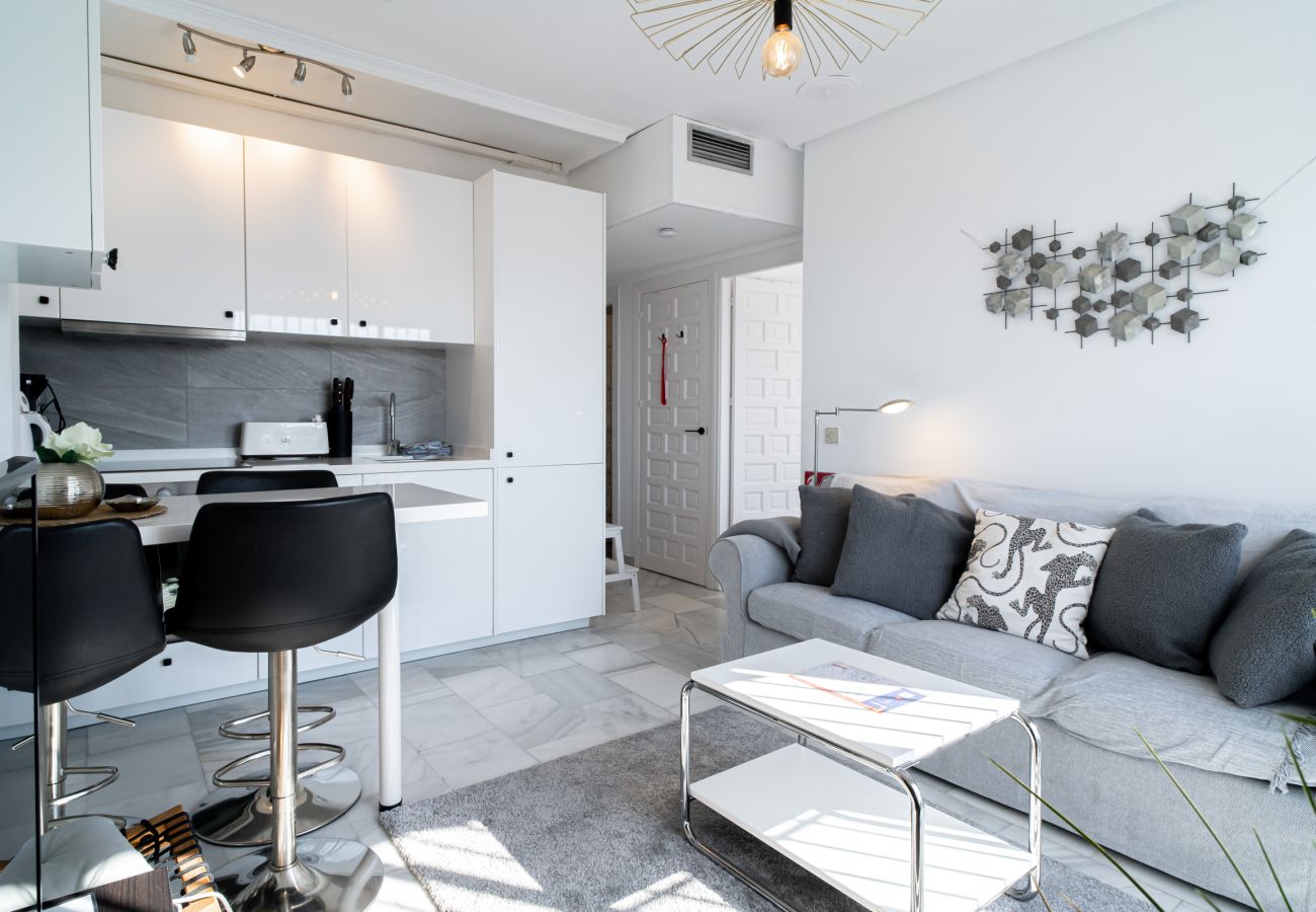 Apartamento en Nerja - Apartamento Casa Monica en Verano Azul: Vistas al Mar y Solárium en Nerja