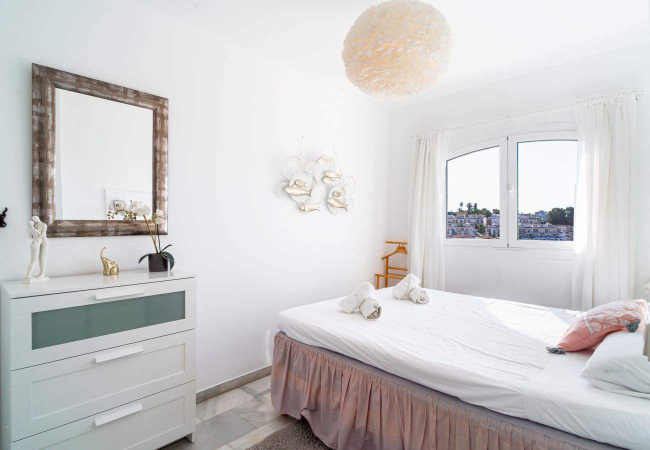 Apartamento en Nerja - Apartamento Casa Monica en Verano Azul: Vistas al Mar y Solárium en Nerja