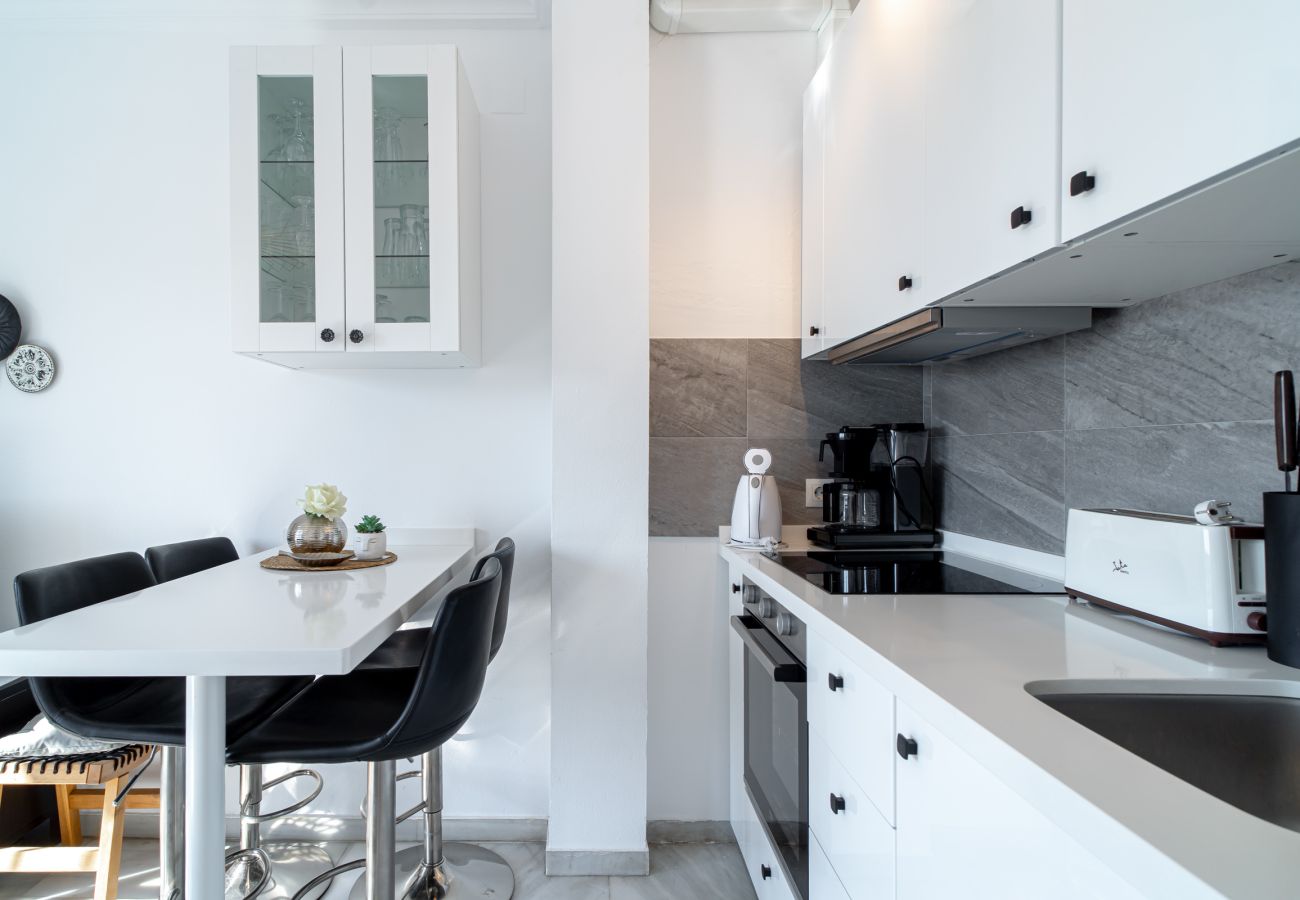 Apartamento en Nerja - Apartamento Casa Monica en Verano Azul: Vistas al Mar y Solárium en Nerja