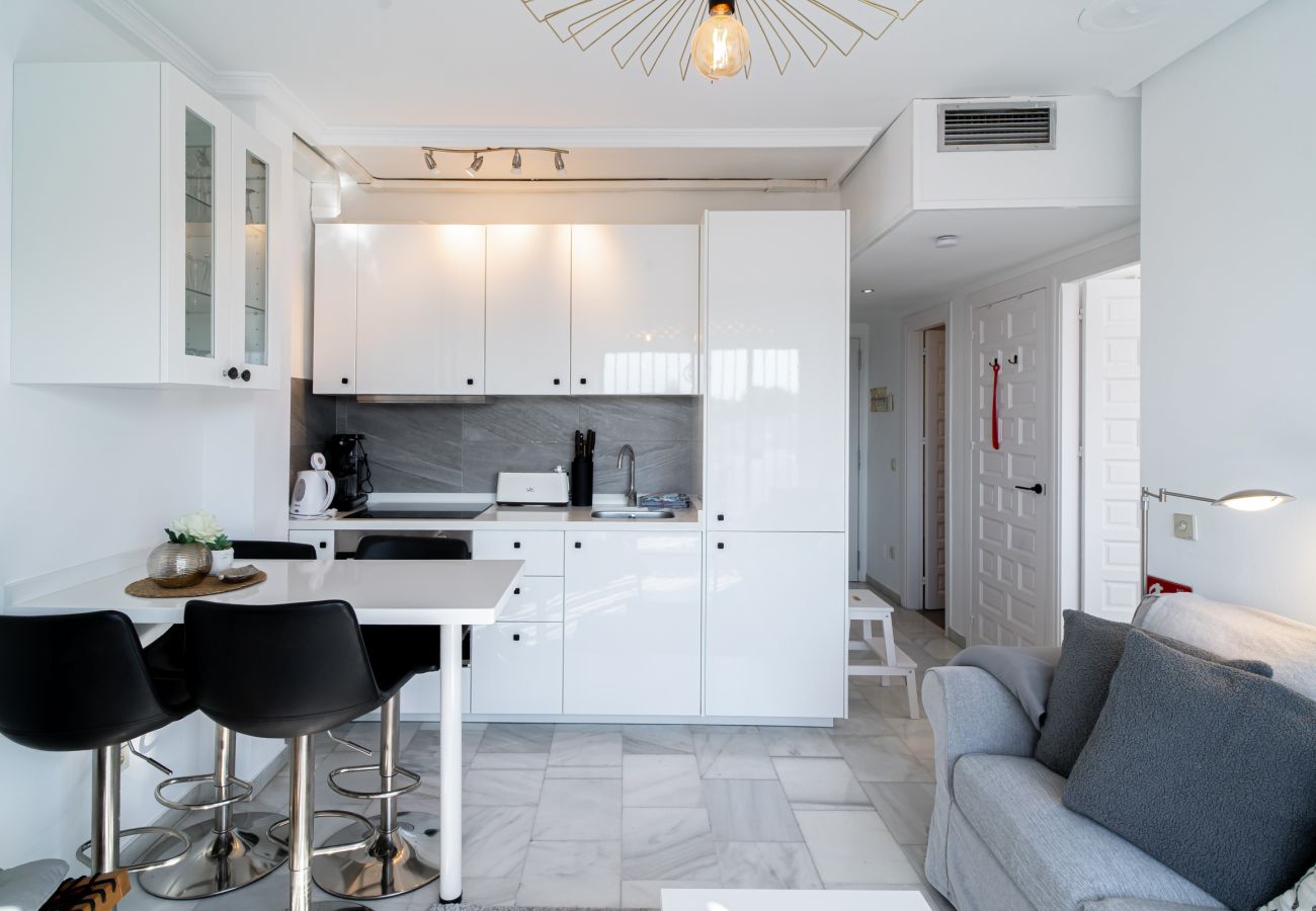 Apartamento en Nerja - Apartamento Casa Monica en Verano Azul: Vistas al Mar y Solárium en Nerja
