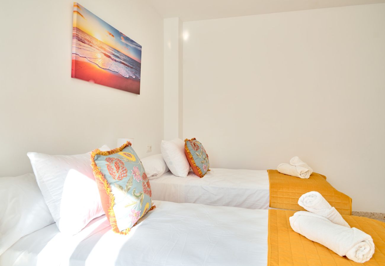 Apartamento en Nerja - Tucuman 3 Los Huertos Nerja: Apartamento Soleado