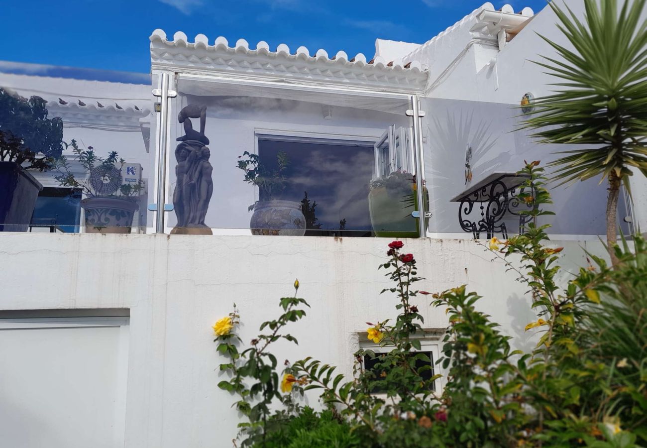 Casa adosada en Nerja - Tropicana 6C - Casa Adosada para 4 Personas en Nerja con Terraza y Barbacoa