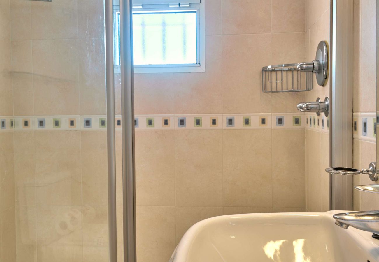 Casa adosada en Nerja - Casablanca 9: Dúplex con Terrazas en Varios Niveles, Vistas al Mar y Atardecer