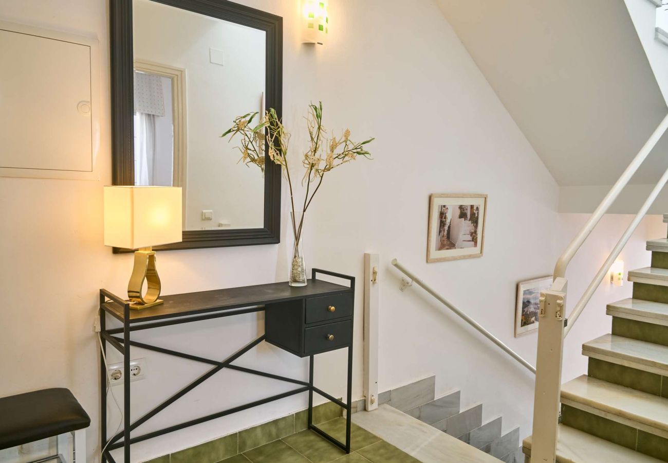 Casa adosada en Nerja - Casablanca 9: Dúplex con Terrazas en Varios Niveles, Vistas al Mar y Atardecer